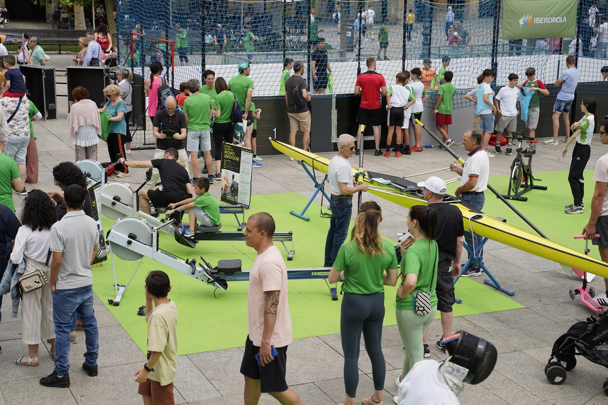 La Federaci&oacute;n Navarra de Remo estuvo presente en el Tour Universo Mujer